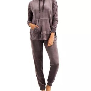 Alfani
Velour Hoodie & Pants Pajama Set
